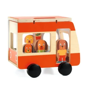 Wooden caravan Excursion with the dog family