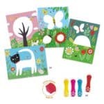 Design Young Children - Painting Small dots 09887